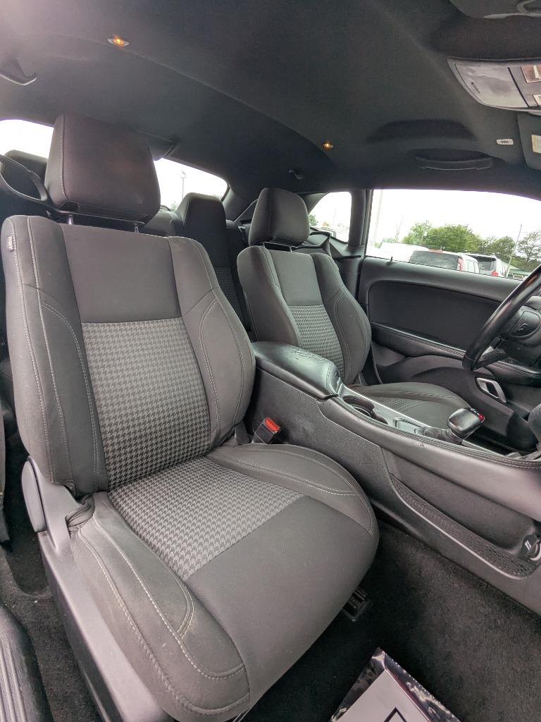 2018 Dodge Challenger SXT photo