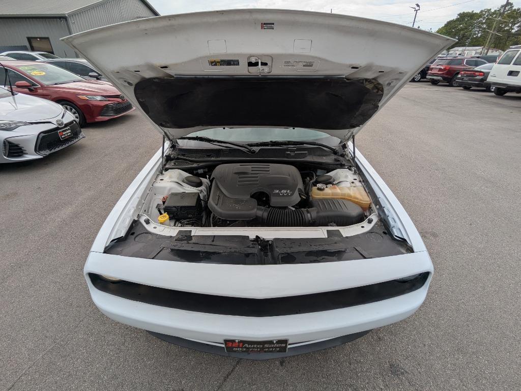2018 Dodge Challenger SXT photo
