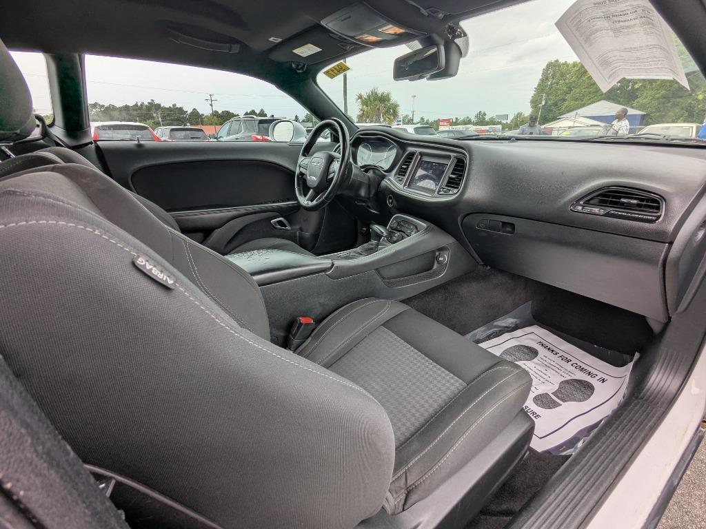 2018 Dodge Challenger SXT photo