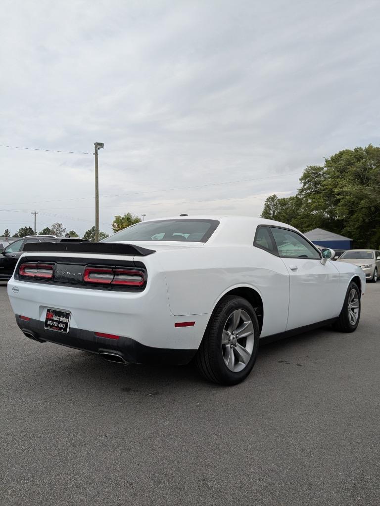 2018 Dodge Challenger SXT photo