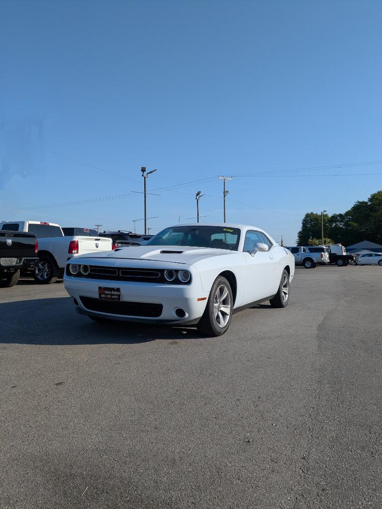 2018 Dodge Challenger SXT photo