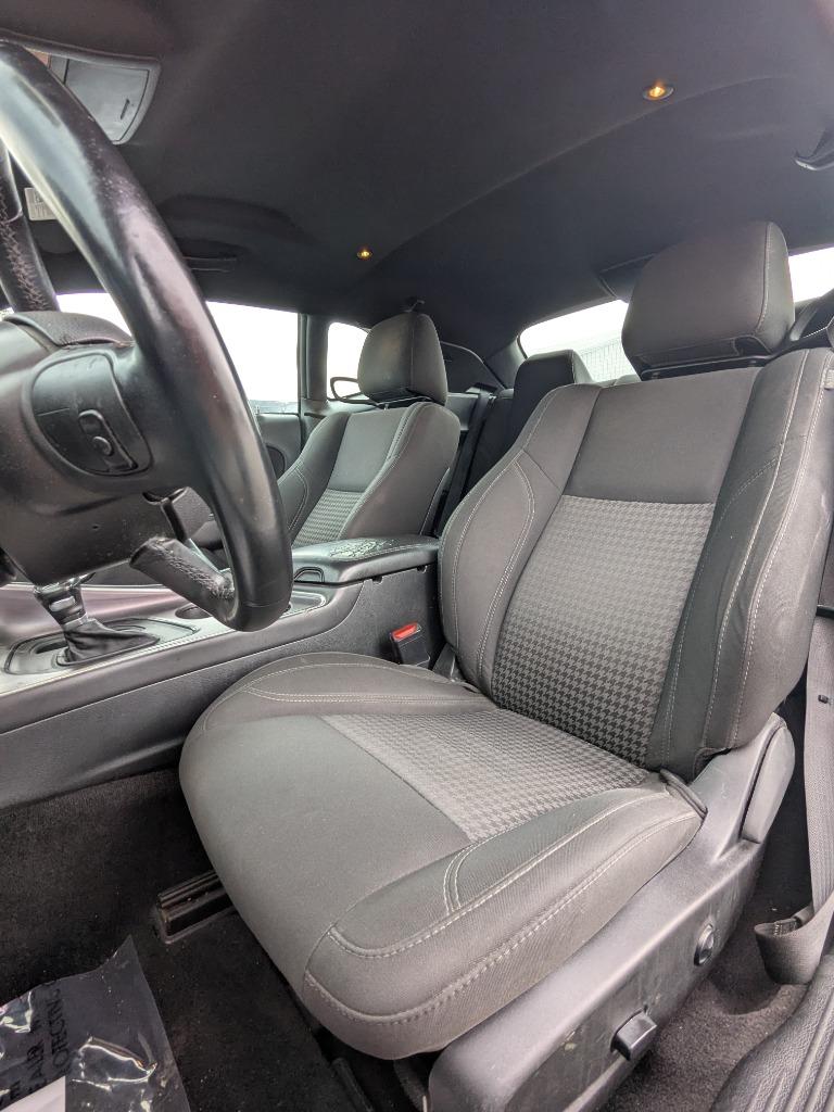 2018 Dodge Challenger SXT photo