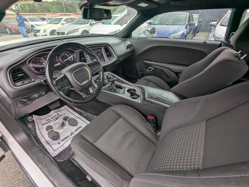 2018 Dodge Challenger SXT photo