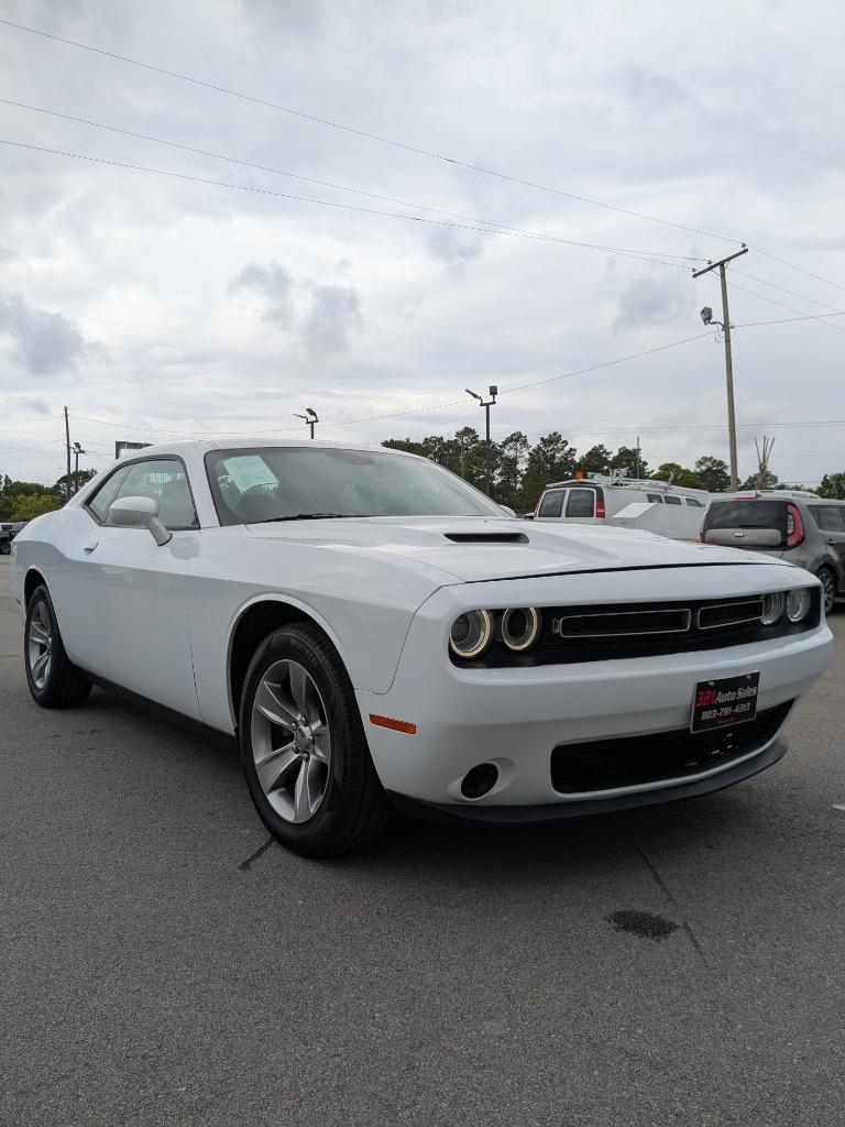 2018 Dodge Challenger SXT photo