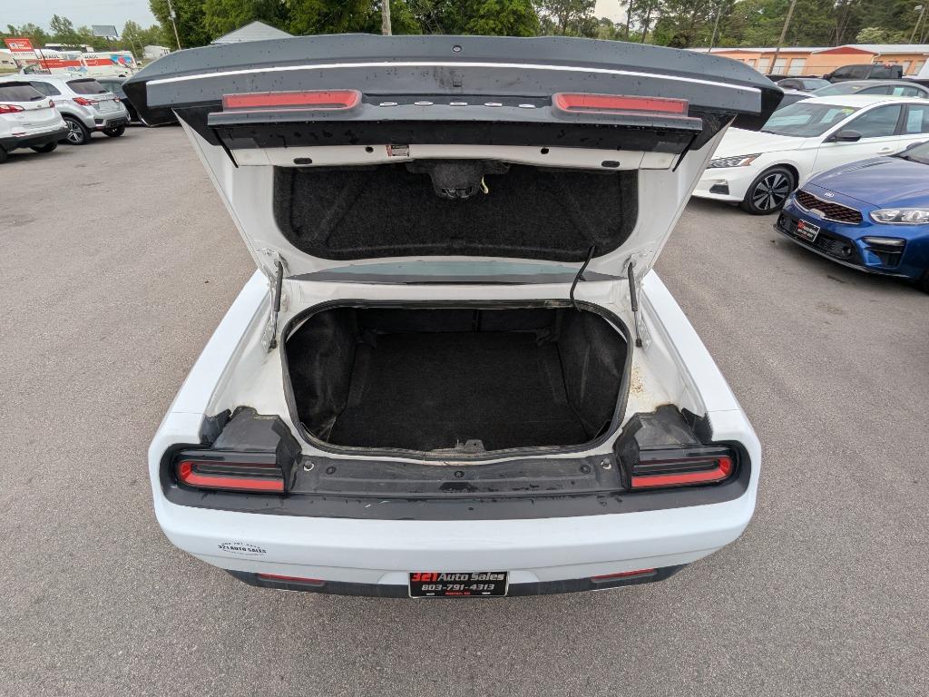 2018 Dodge Challenger SXT photo