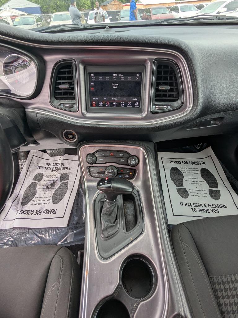 2018 Dodge Challenger SXT photo