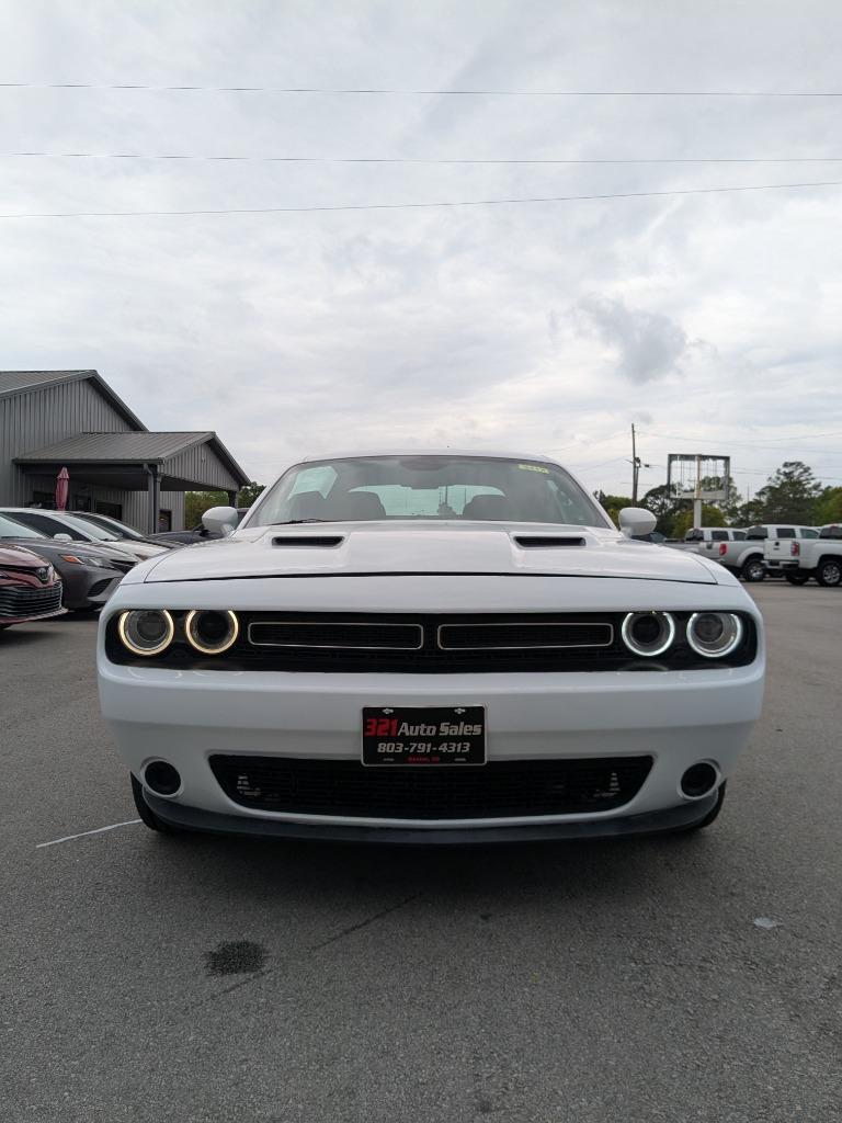 2018 Dodge Challenger SXT photo