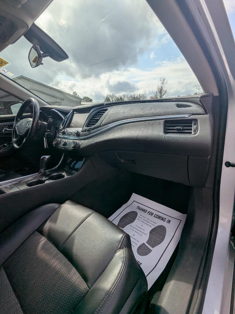 2017 Chevrolet Impala LT photo