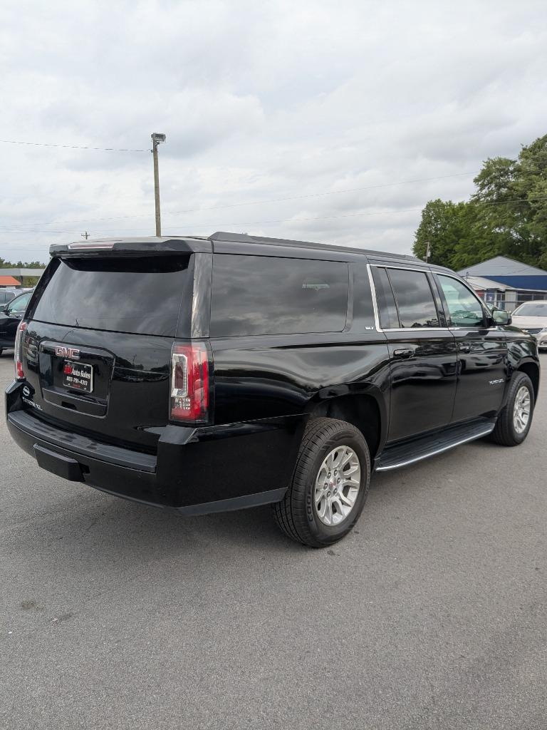 2017 GMC Yukon XL 1500 SLT photo
