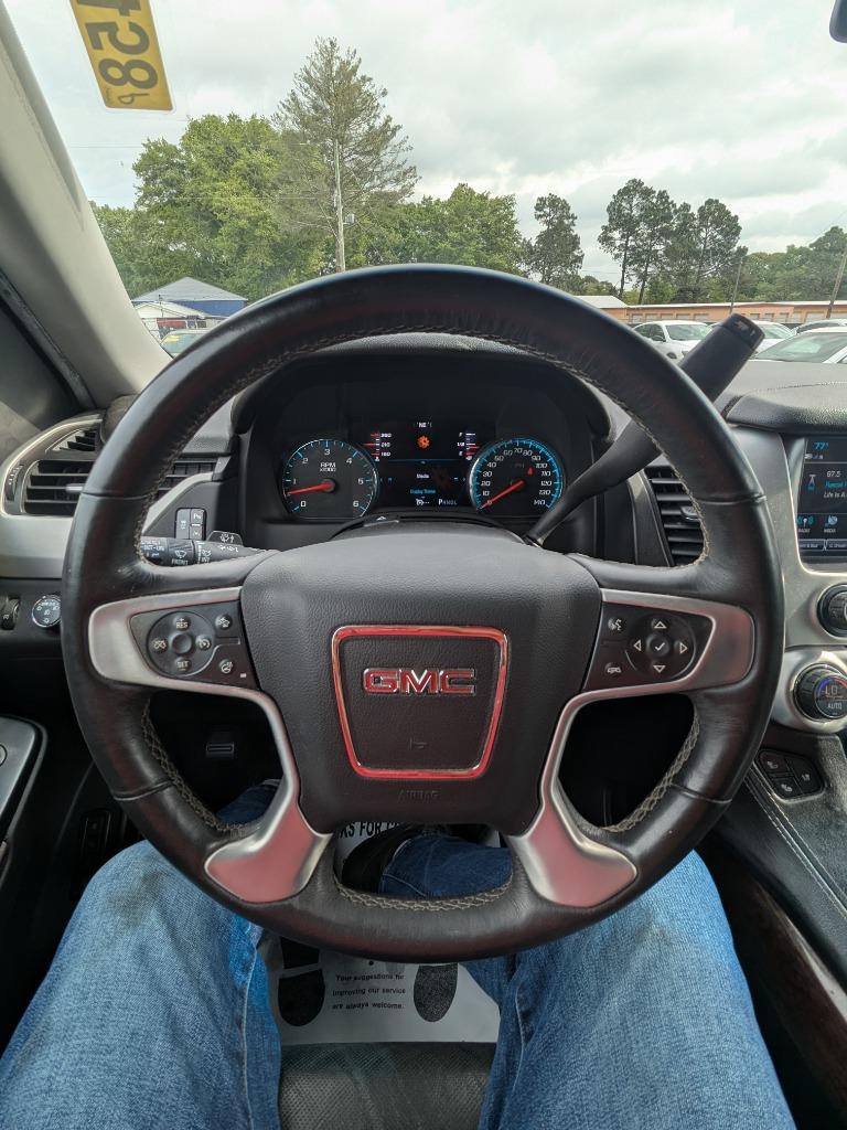 2017 GMC Yukon XL 1500 SLT photo