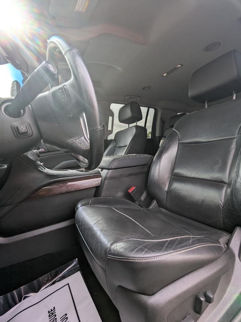 2017 GMC Yukon XL 1500 SLT photo