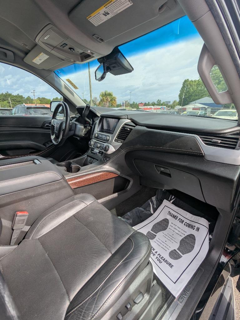 2017 GMC Yukon XL 1500 SLT photo