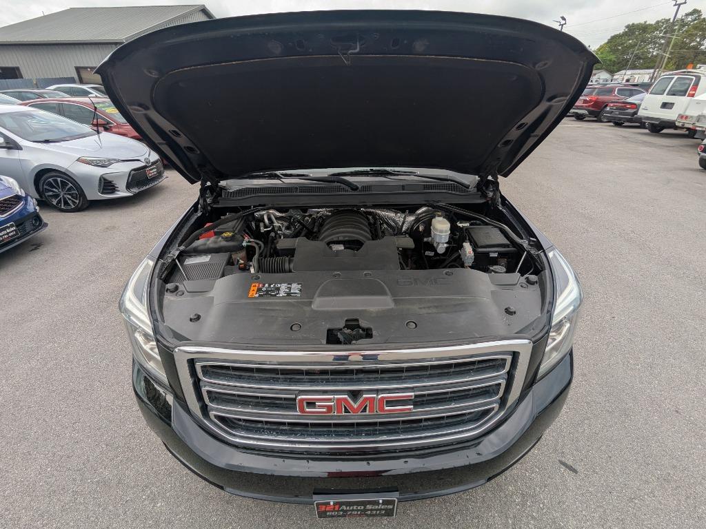 2017 GMC Yukon XL 1500 SLT photo