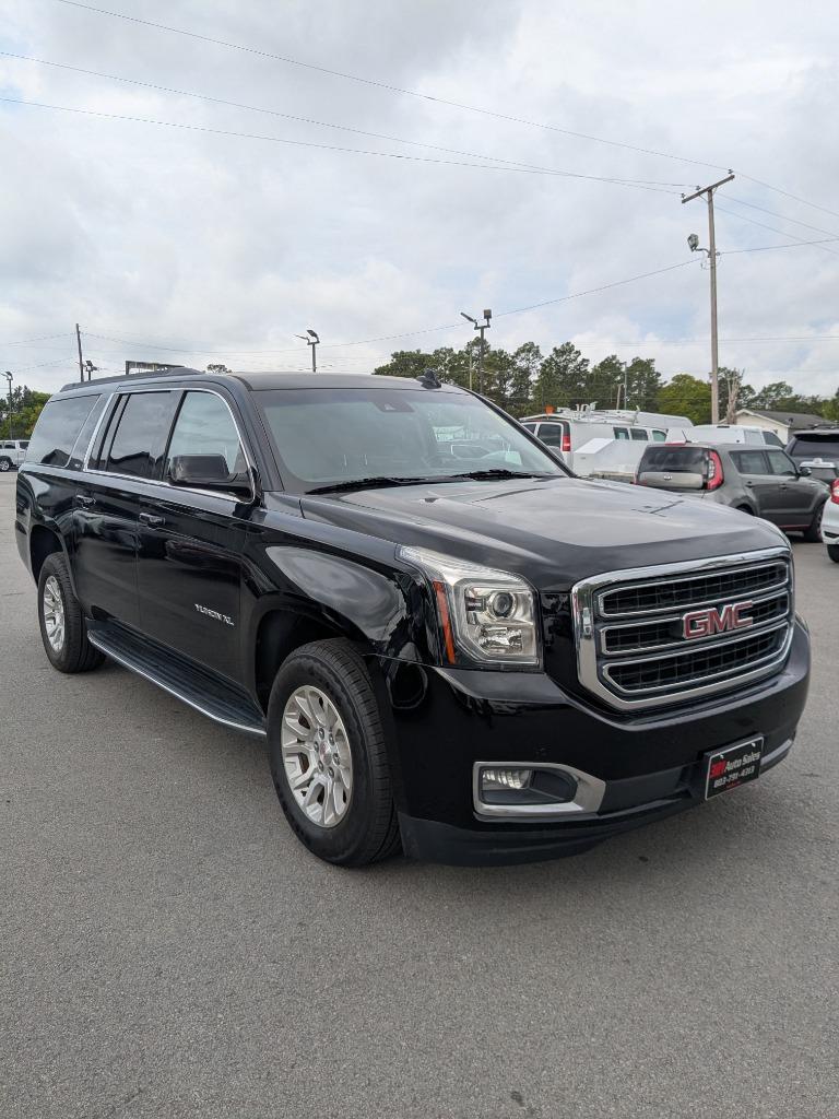 2017 GMC Yukon XL 1500 SLT photo