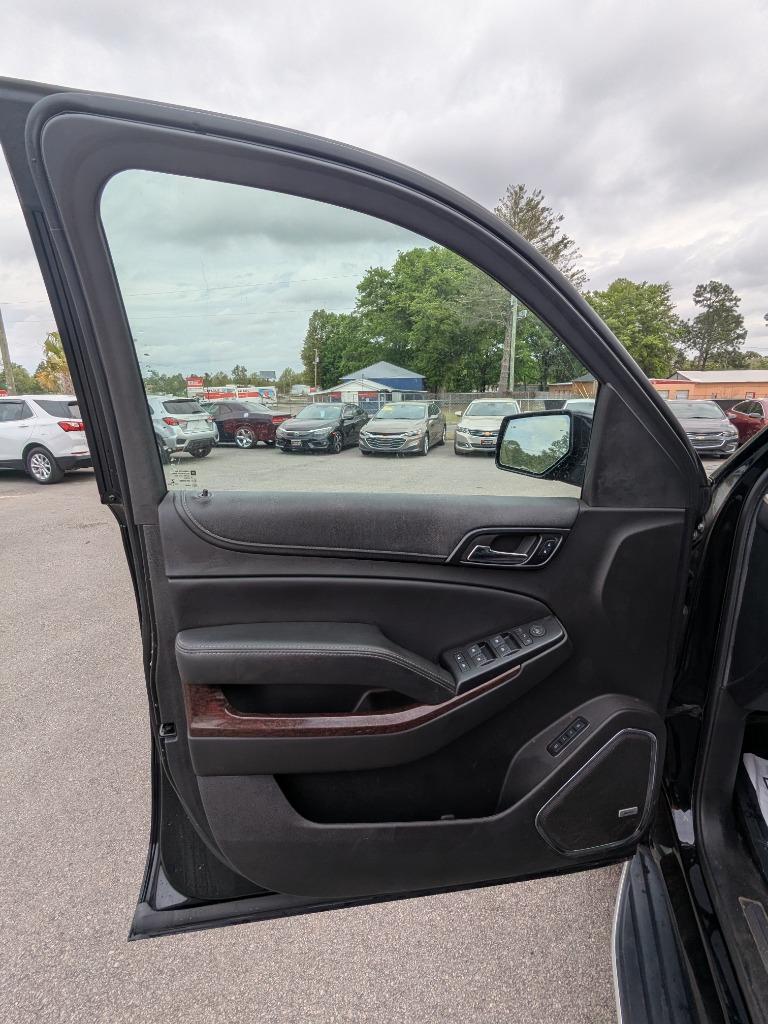 2017 GMC Yukon XL 1500 SLT photo