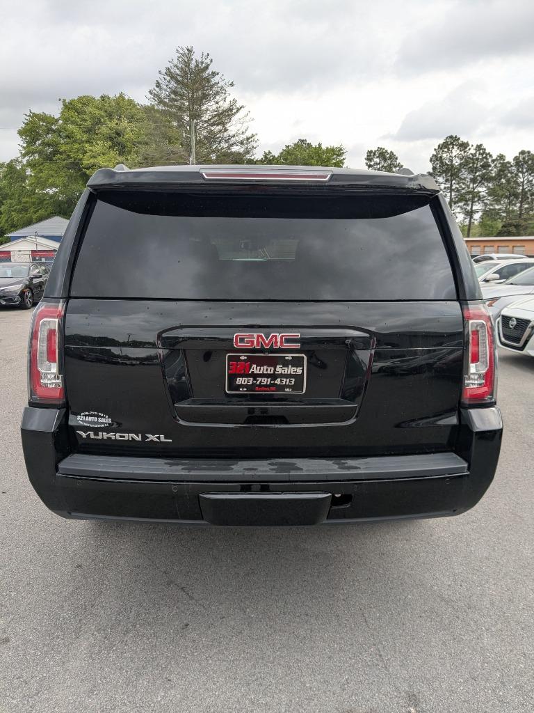 2017 GMC Yukon XL 1500 SLT photo