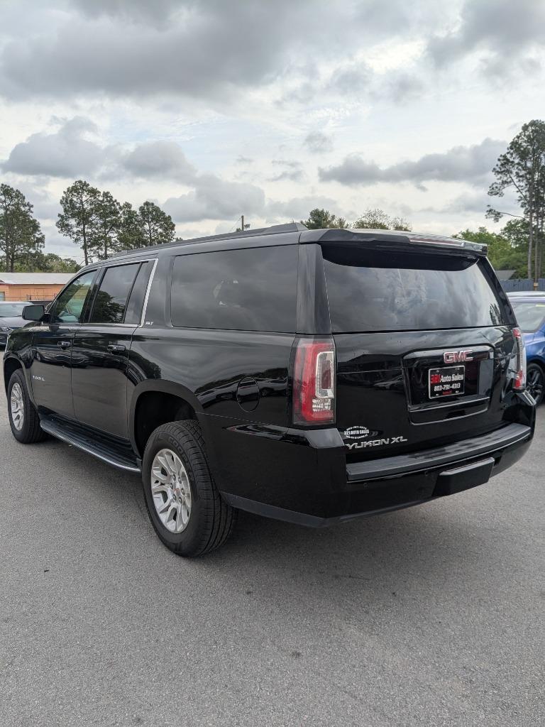 2017 GMC Yukon XL 1500 SLT photo