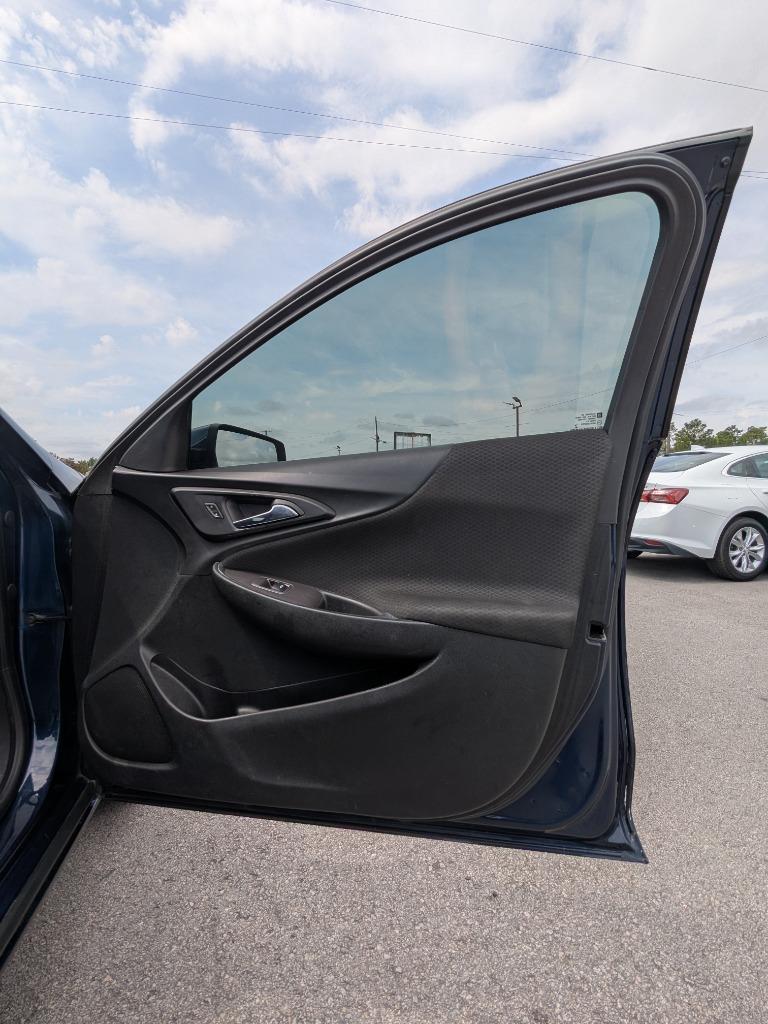 2019 Chevrolet Malibu LT photo