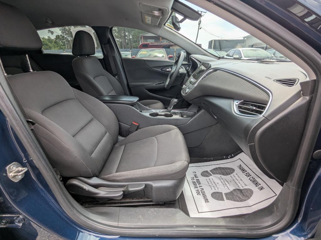 2019 Chevrolet Malibu LT photo