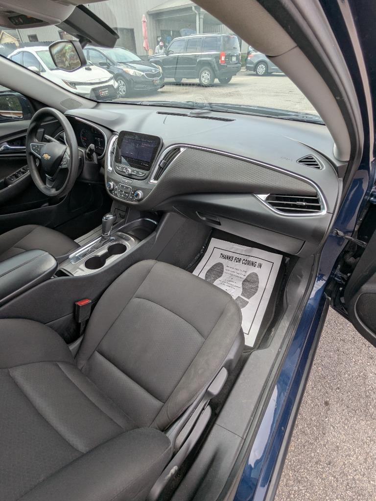 2019 Chevrolet Malibu LT photo