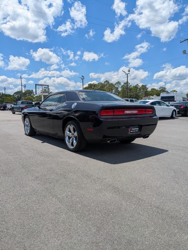 2011 Dodge Challenger SE photo