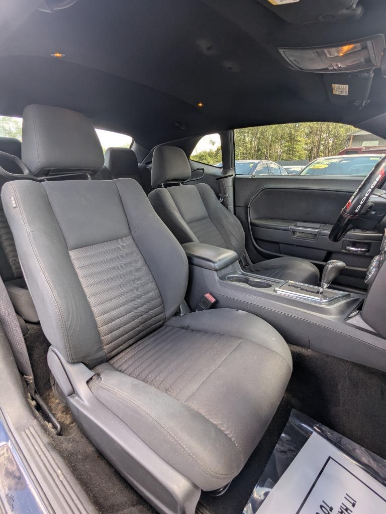2011 Dodge Challenger SE photo