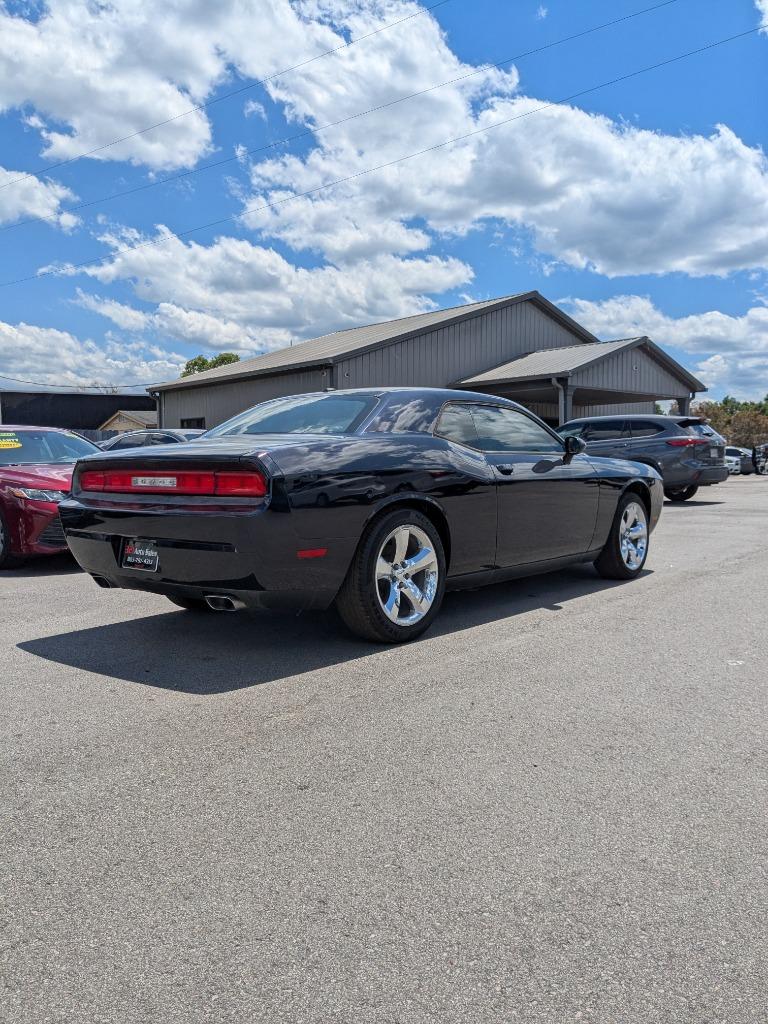 2011 Dodge Challenger SE photo