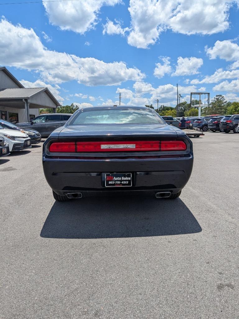 2011 Dodge Challenger SE photo