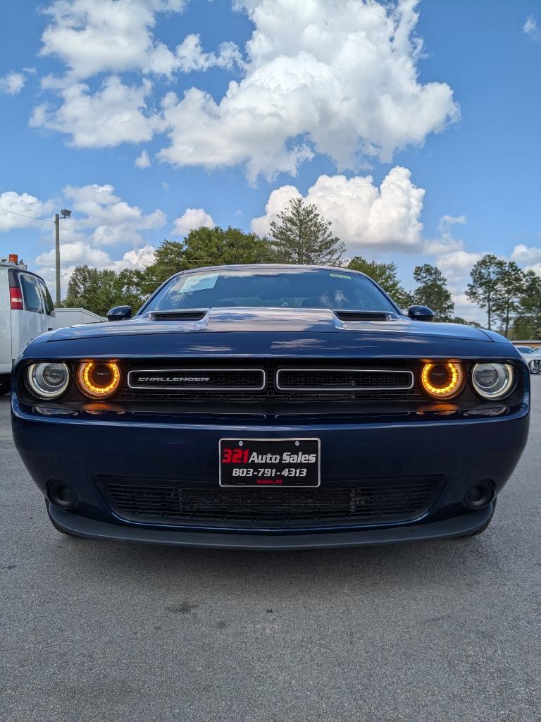 2016 Dodge Challenger SXT photo