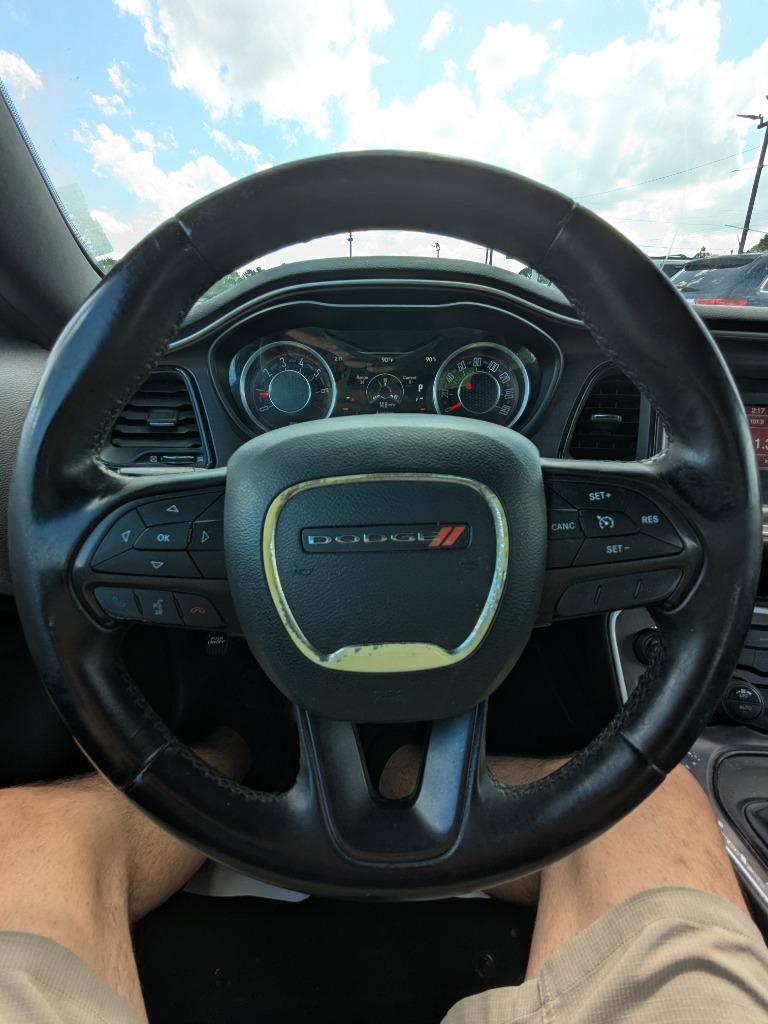 2016 Dodge Challenger SXT photo