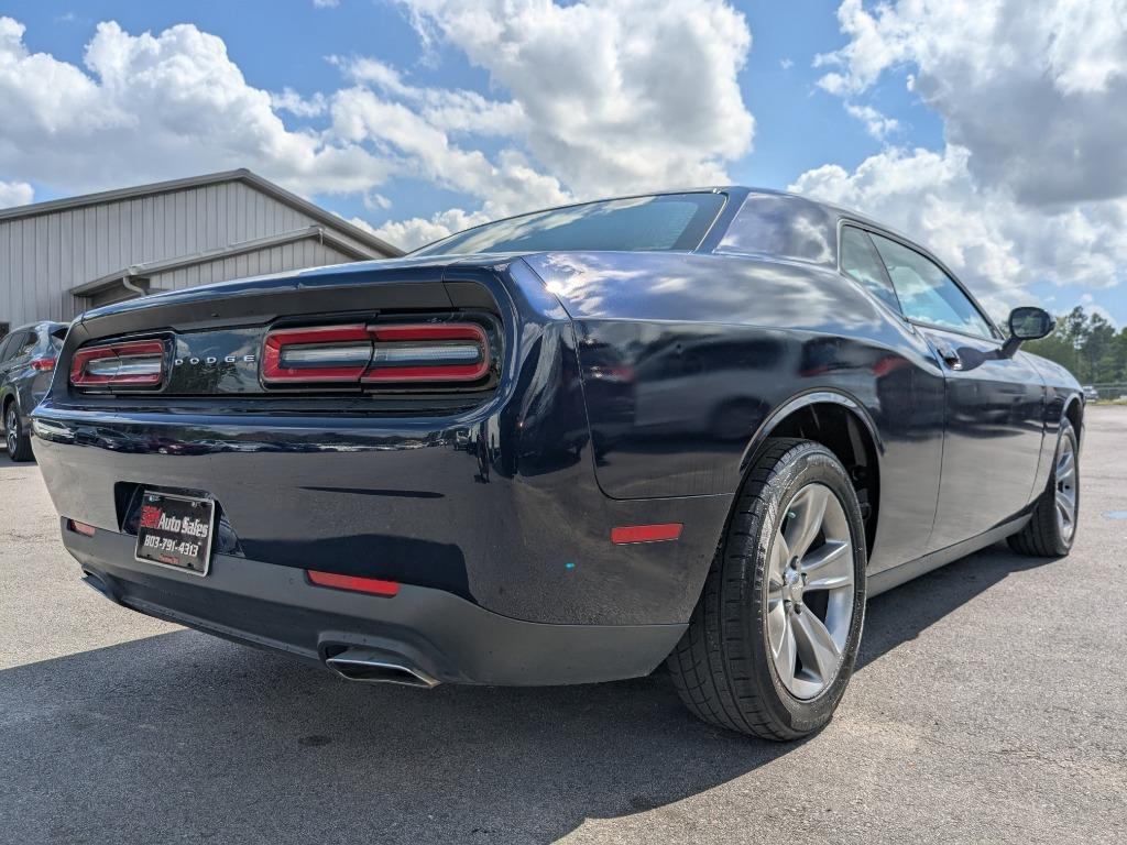 2016 Dodge Challenger SXT photo