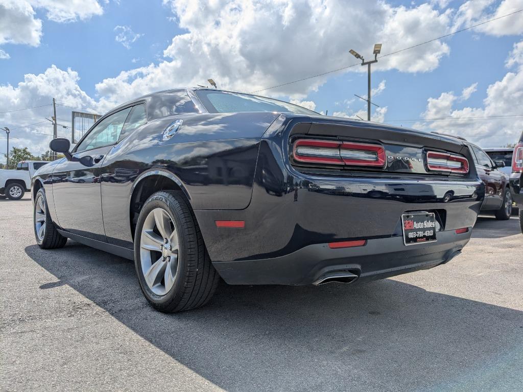 2016 Dodge Challenger SXT photo