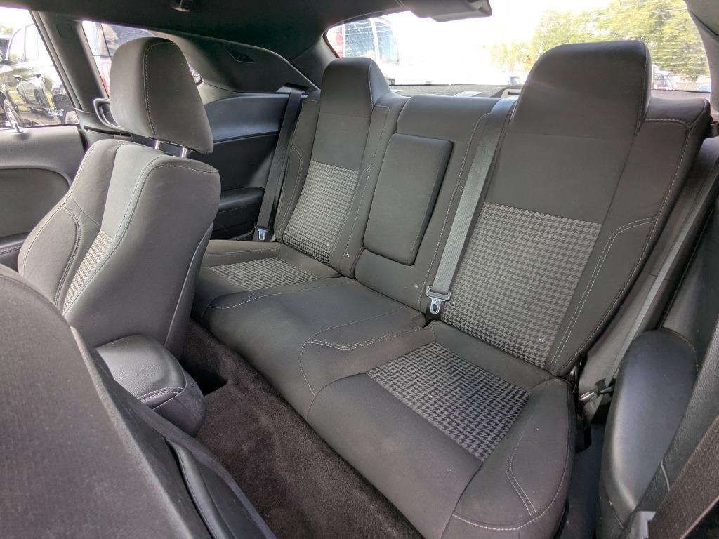 2016 Dodge Challenger SXT photo