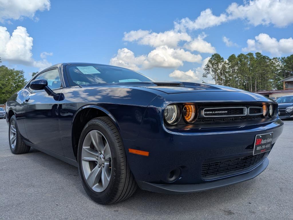 2016 Dodge Challenger SXT photo