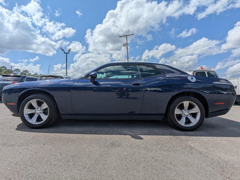 2016 Dodge Challenger SXT photo