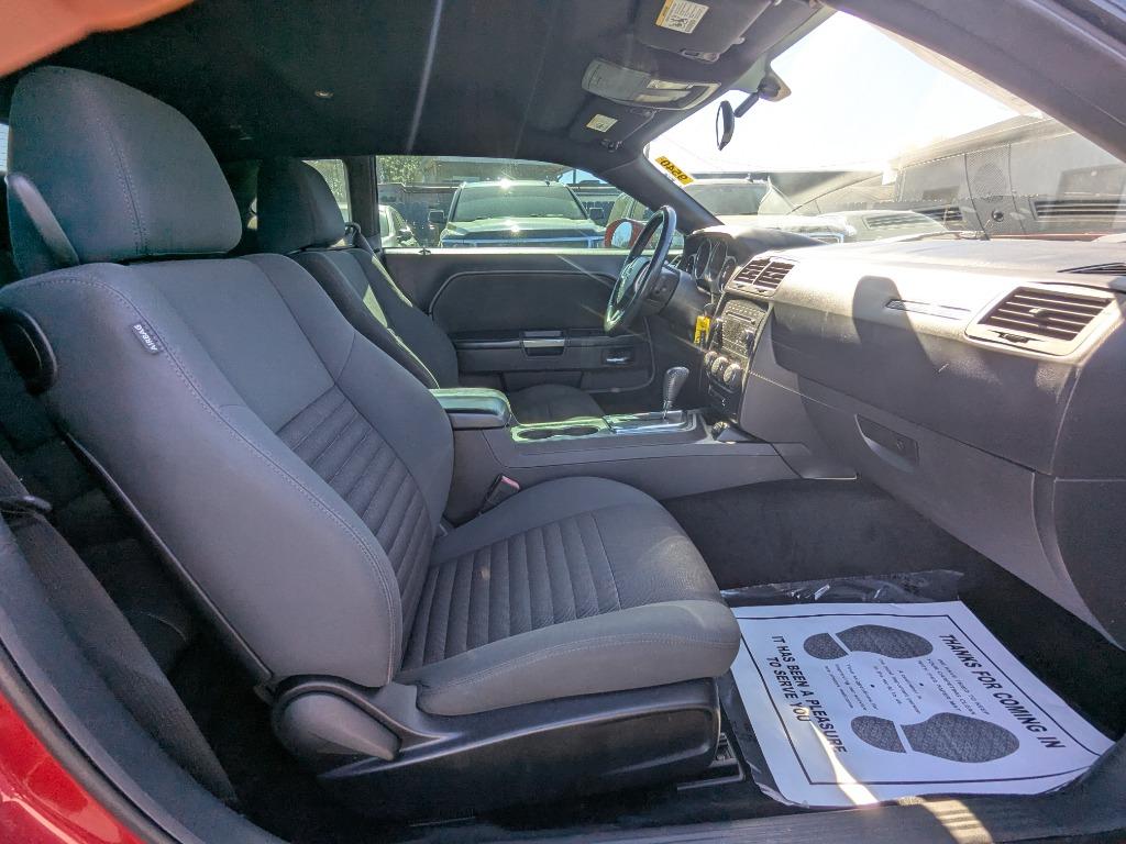 2012 Dodge Challenger SXT photo