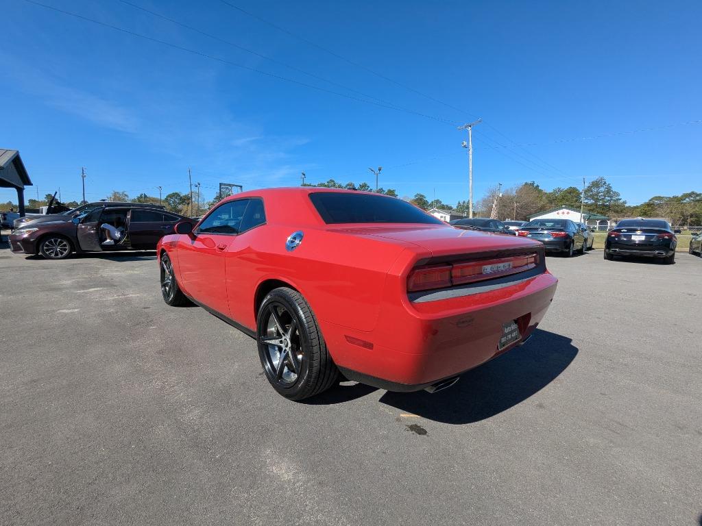 2012 Dodge Challenger SXT photo