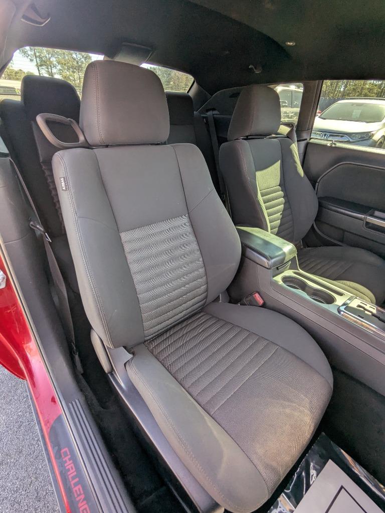 2012 Dodge Challenger SXT photo
