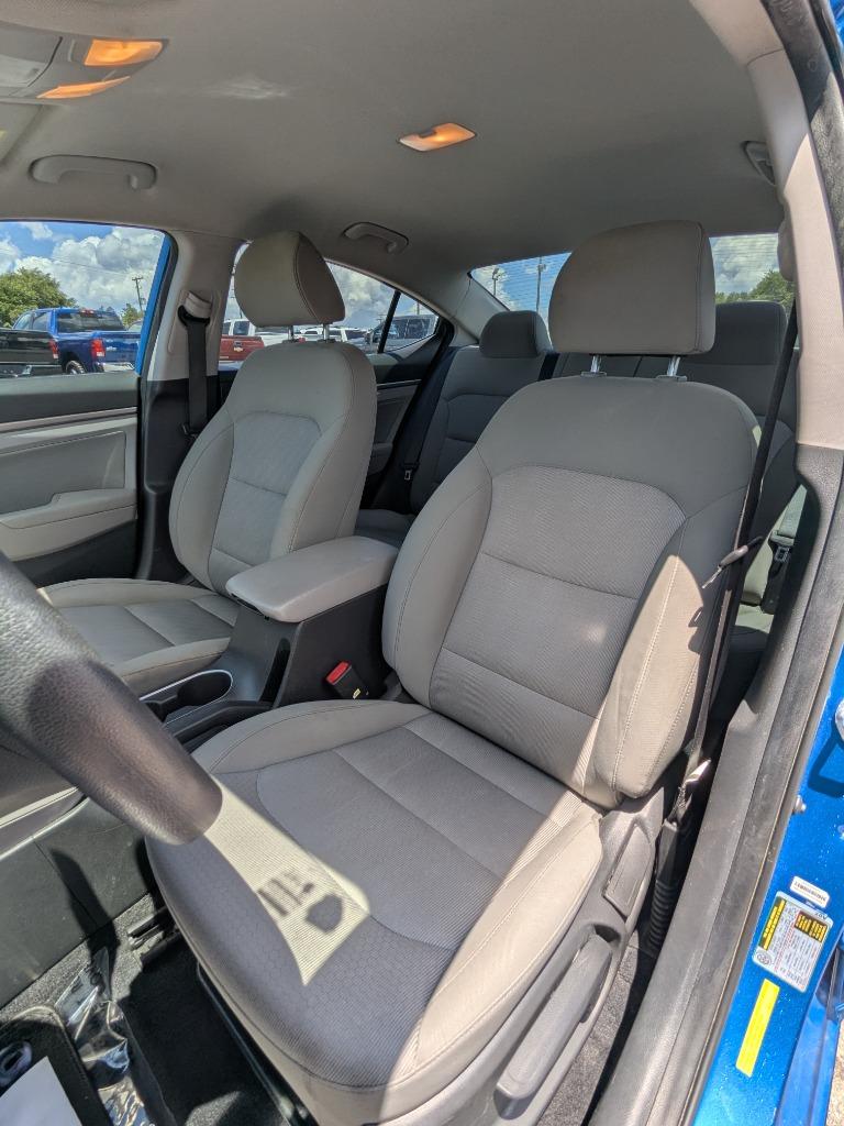 2017 Hyundai Elantra SE photo