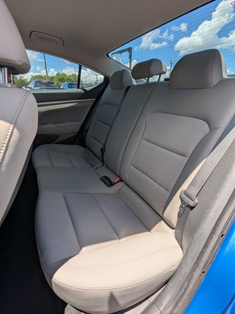2017 Hyundai Elantra SE photo