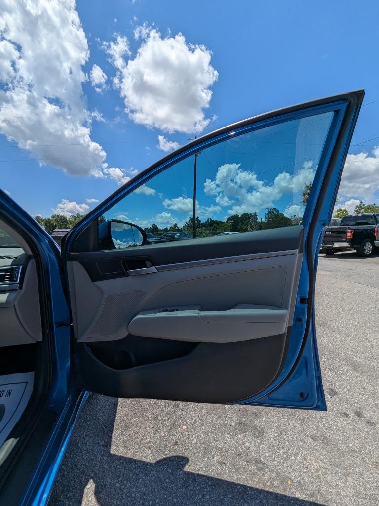 2017 Hyundai Elantra SE photo