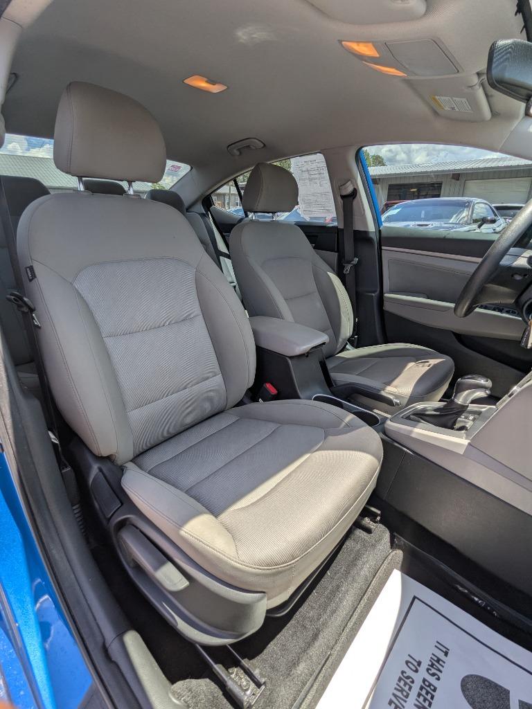 2017 Hyundai Elantra SE photo