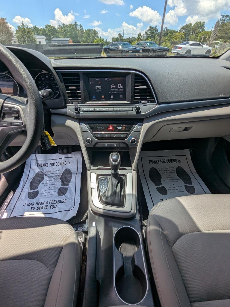 2017 Hyundai Elantra SE photo