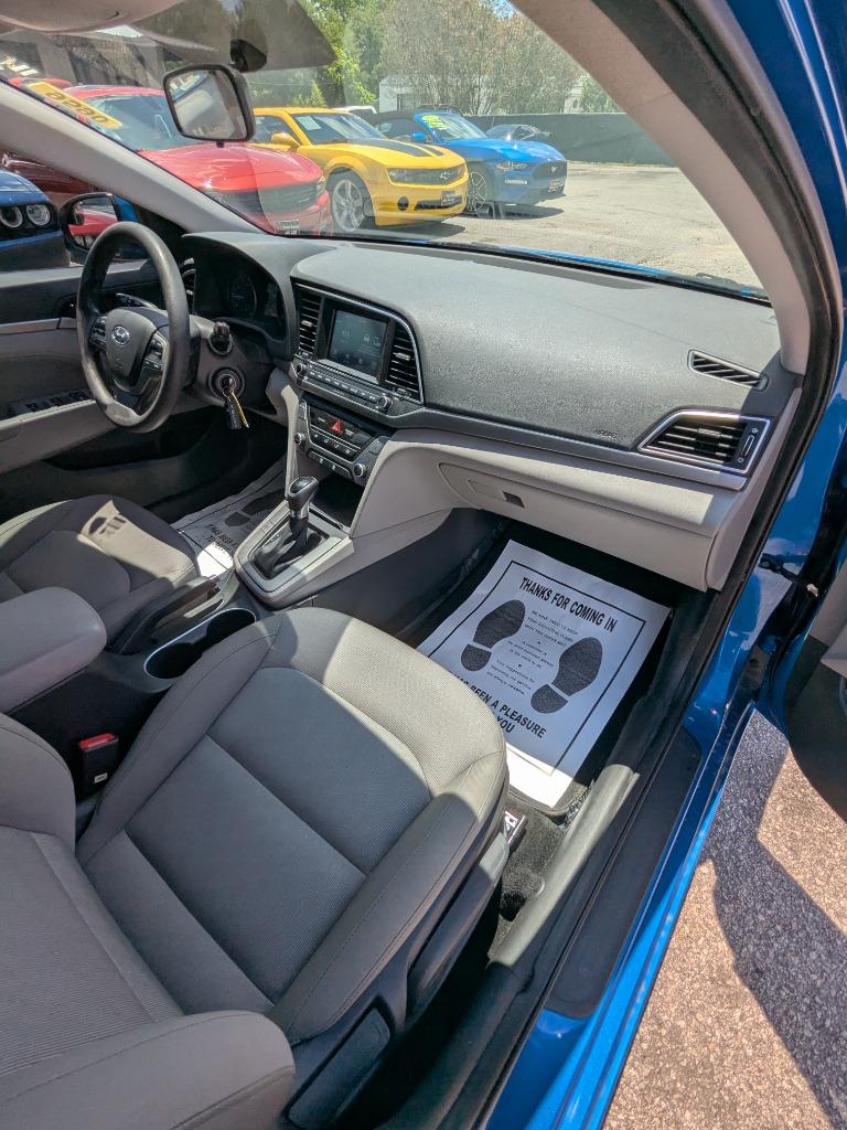 2017 Hyundai Elantra SE photo