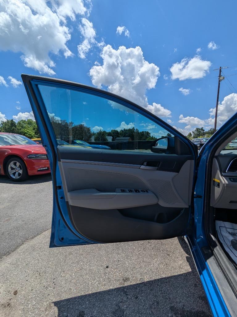 2017 Hyundai Elantra SE photo