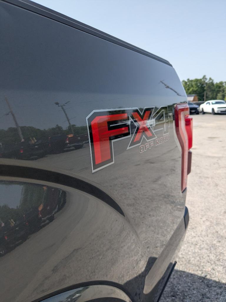 2016 Ford F150 Lariat photo