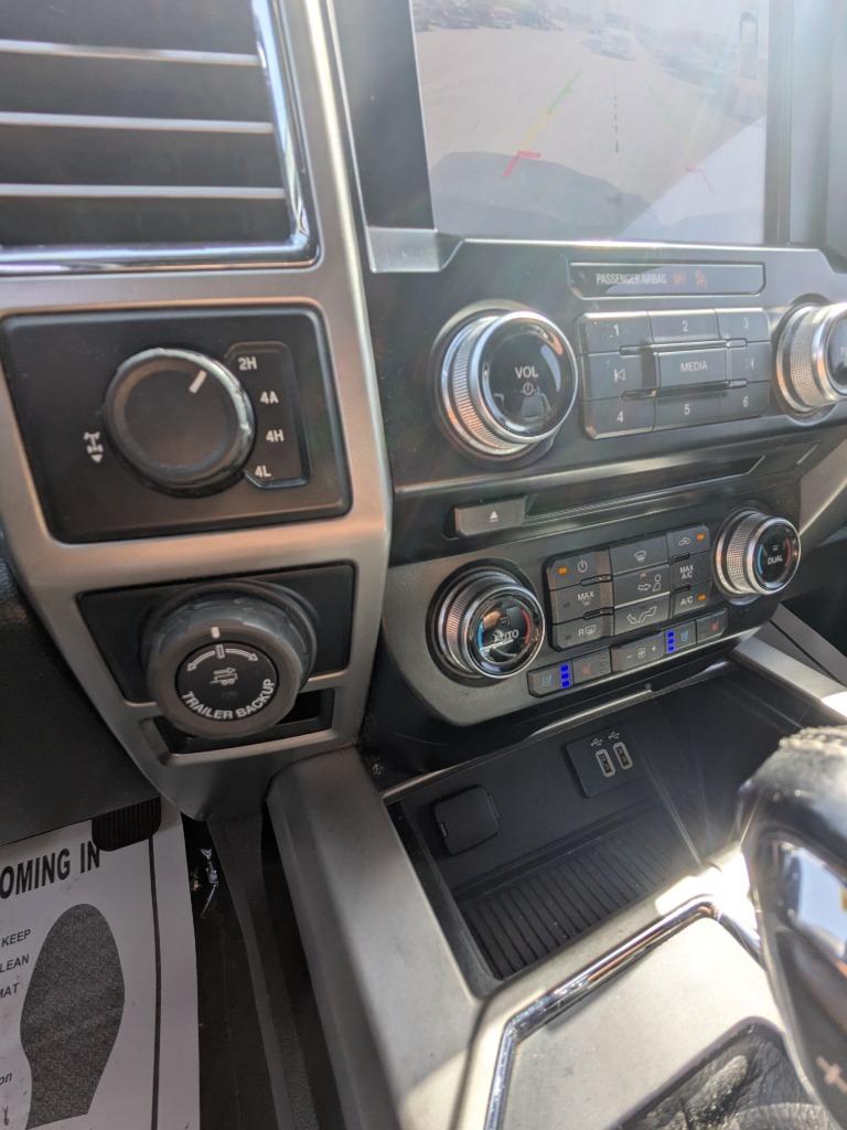 2016 Ford F150 Lariat photo