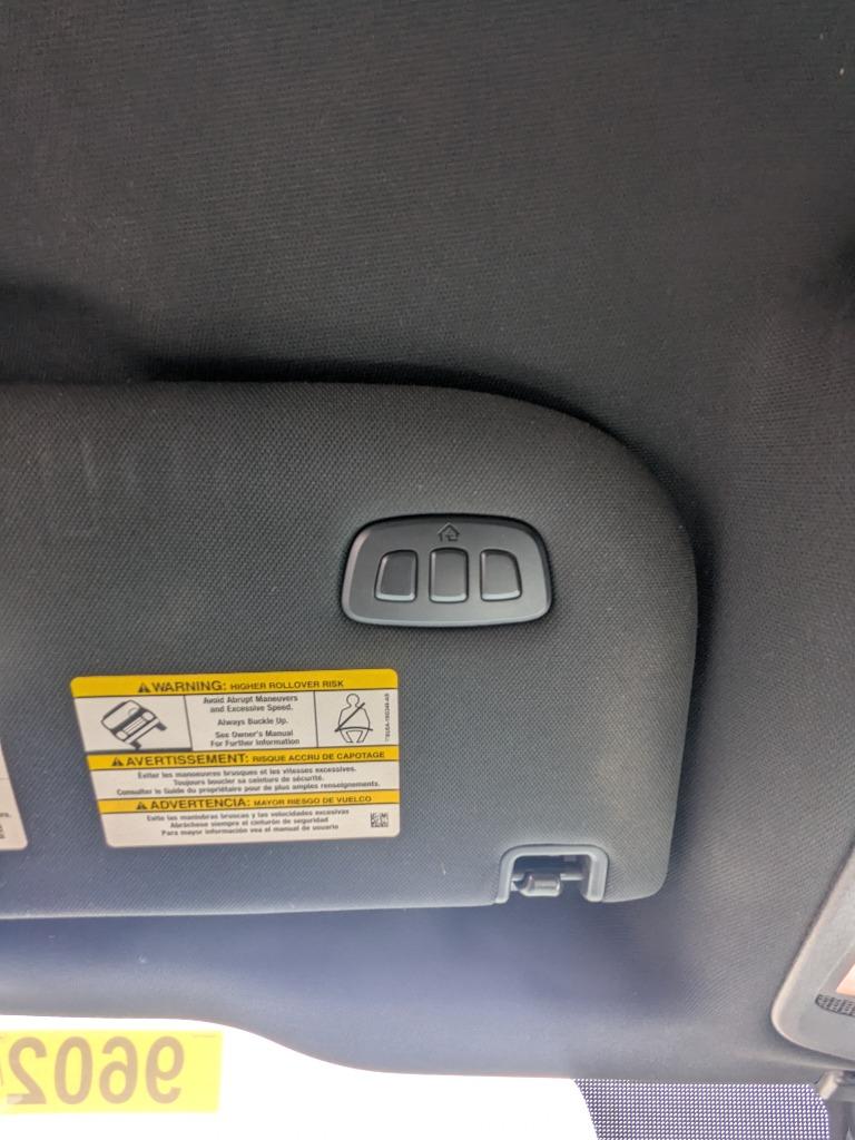2016 Ford F150 Lariat photo