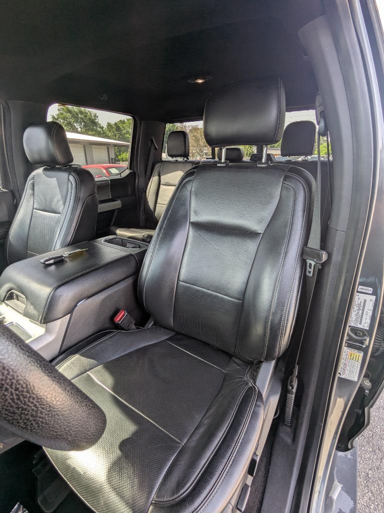 2016 Ford F150 Lariat photo