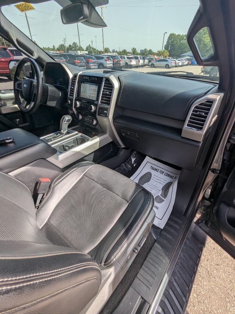 2016 Ford F150 Lariat photo
